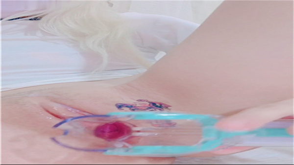 巨根直捣子宫深处！蜜穴疯狂抽搐不停，高潮喷涌~